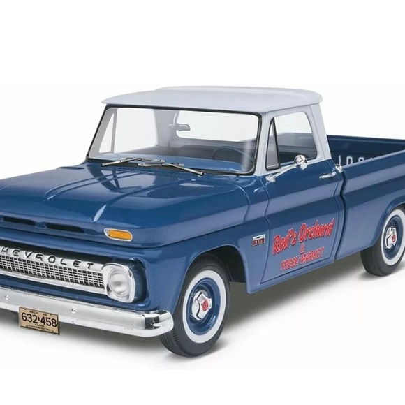 NWT Revell '66 Chevy Fleetside Pickup 1:25 Scale Plastic Model Kit - Picture 5 of 12